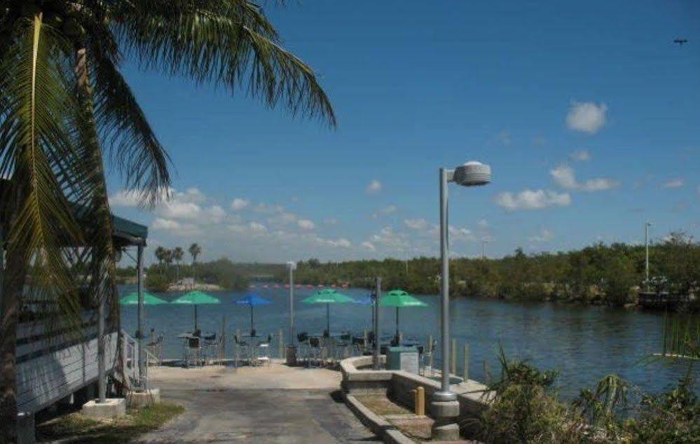 Miami Bed And Breakfast Country Walk Экстерьер фото